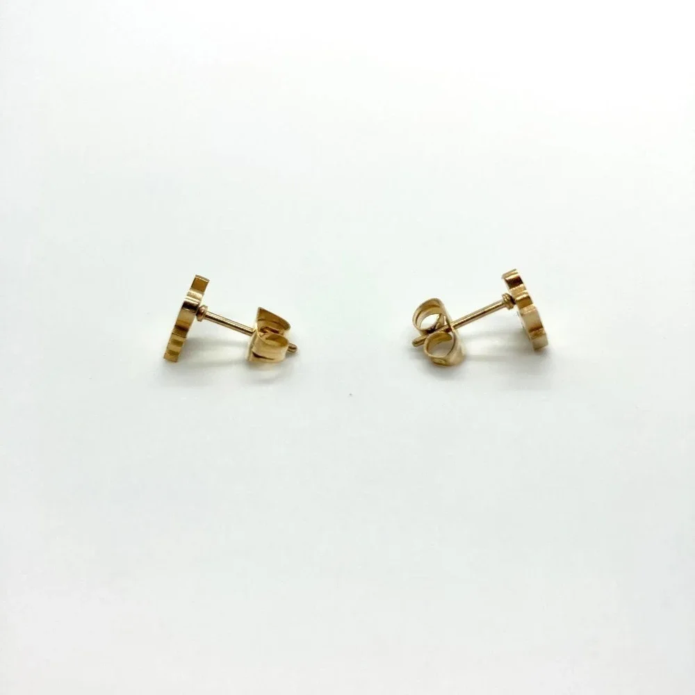 Deja Vu Kreations pair golden